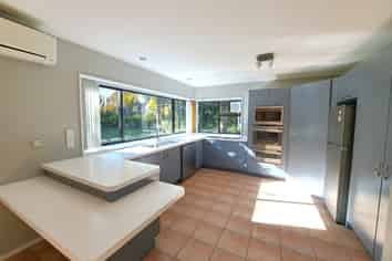 6 Delisle Place, Windsor Park