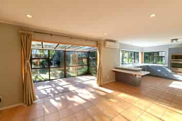 6 Delisle Place, Windsor Park