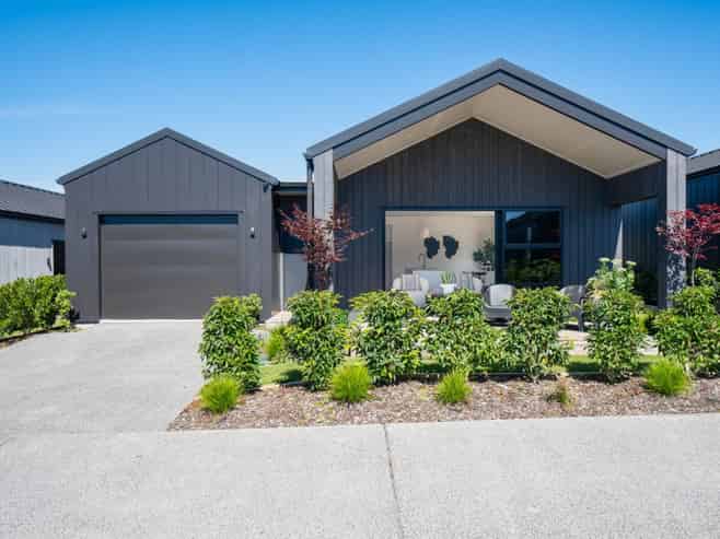 1 Sienna Way , Rangatira Park