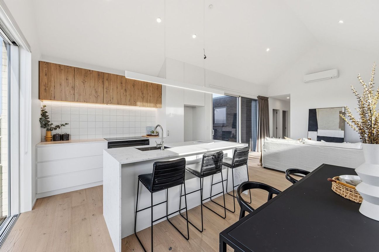 Award-Winning Design, Easy-Care Living - Vista 2