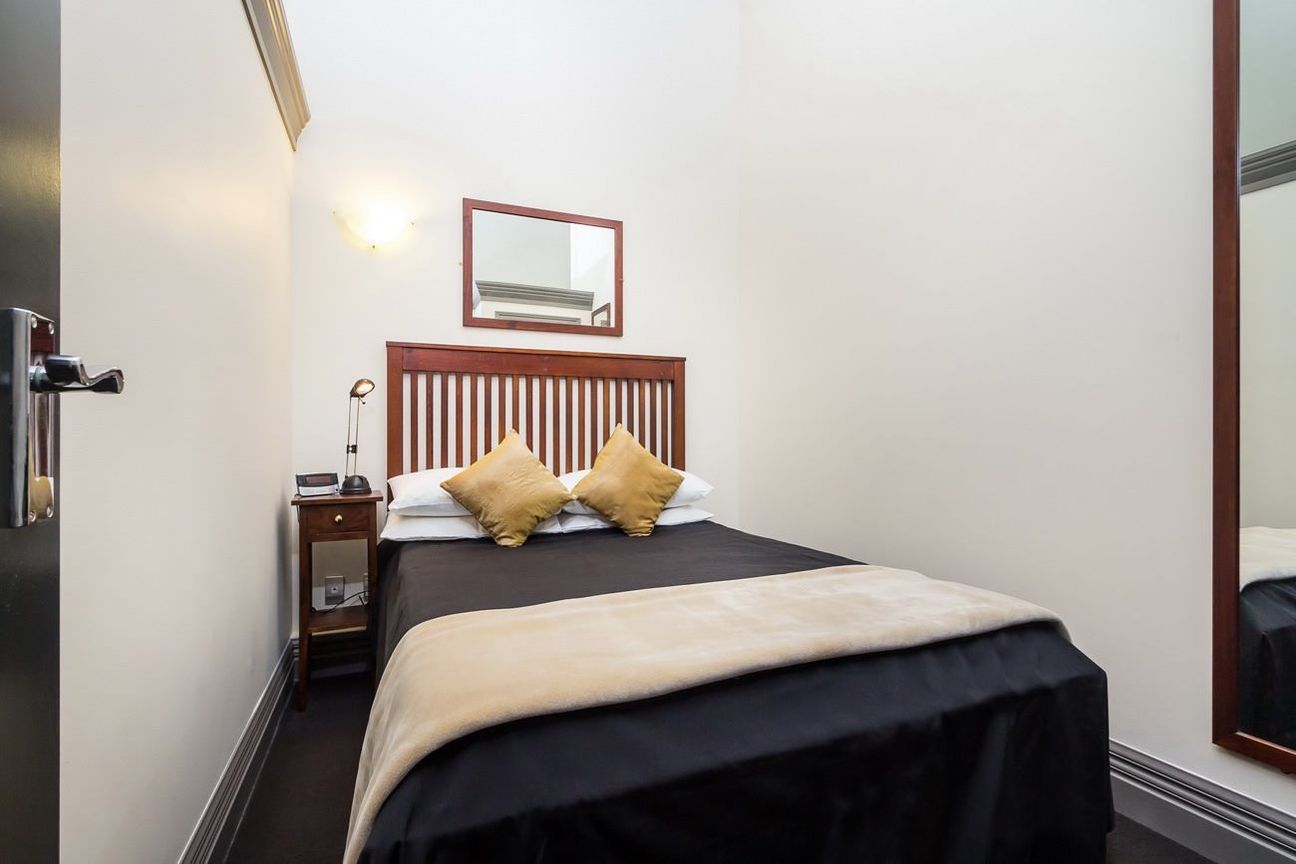 Character Charm in the Heart of the City - Spacious Two-Bedroom Living at the Iconic Elliott Hotel – pohled 6