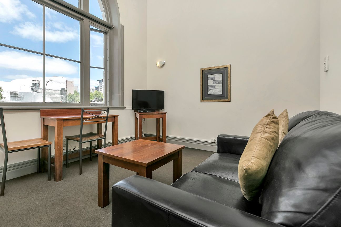 Character Charm in the Heart of the City - Spacious Two-Bedroom Living at the Iconic Elliott Hotel – pohled 2