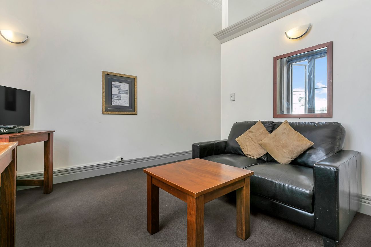 Character Charm in the Heart of the City - Spacious Two-Bedroom Living at the Iconic Elliott Hotel – pohled 4