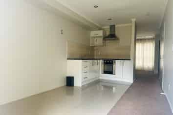 4/5 Wallson Crescent, Wiri