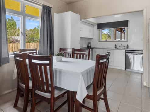 89 Great North Road, Kamo