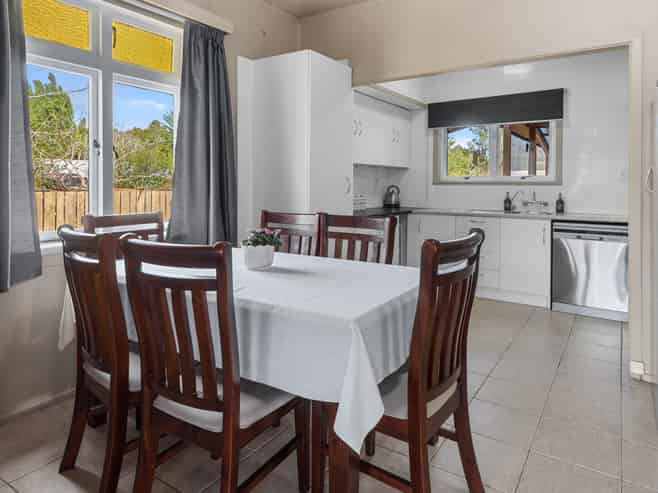 89 Great North Road, Kamo