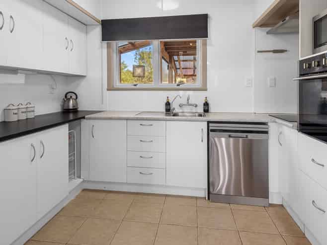 89 Great North Road, Kamo