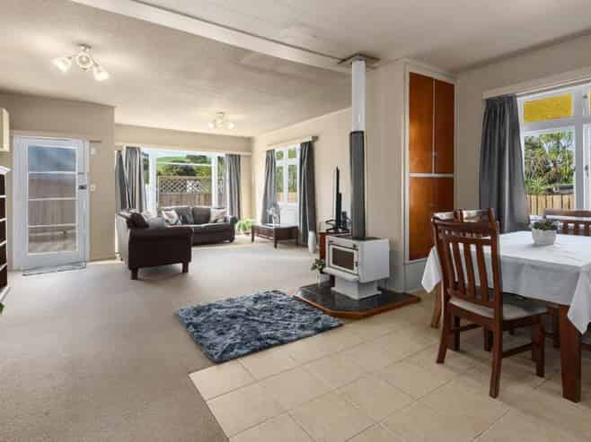 89 Great North Road, Kamo