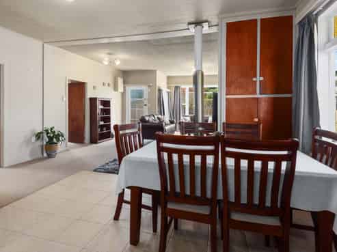 89 Great North Road, Kamo