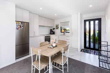 4/324 Oxford Terrace, Avalon