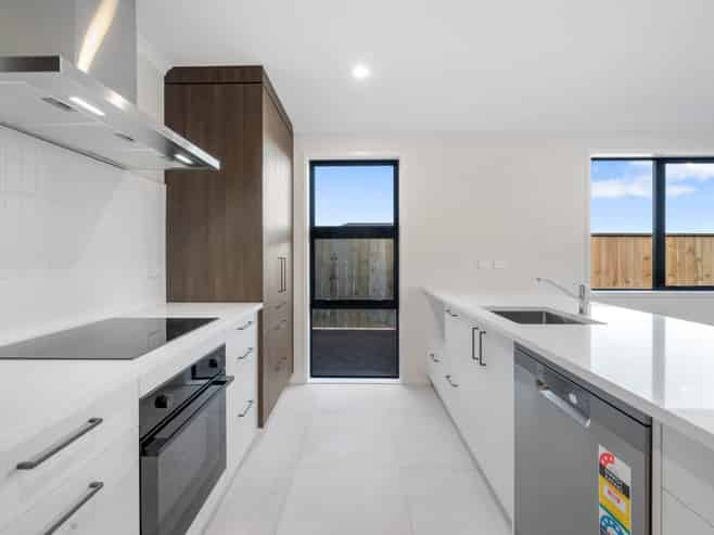 10B Cronshaw Road, Karaka