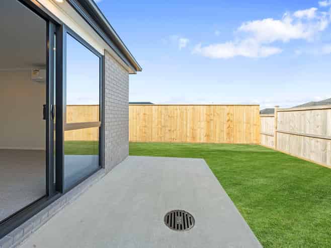 10B Cronshaw Road, Karaka