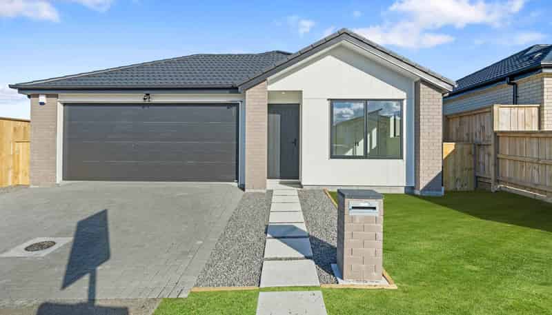 10B Cronshaw Road, Karaka