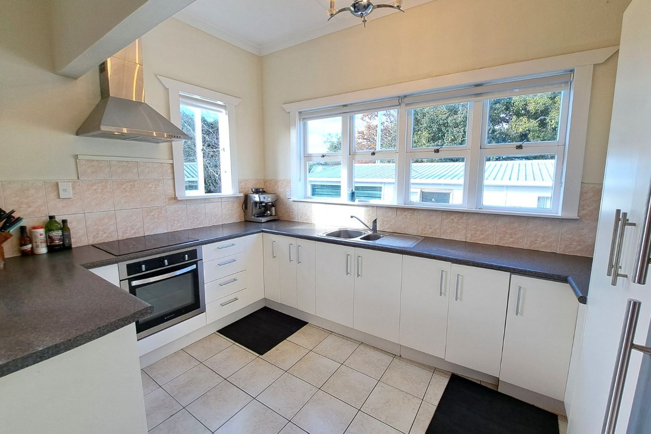 Spacious Family home and garden. - Vista 4