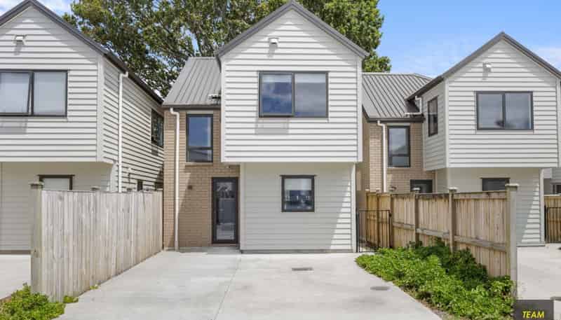 121B Grove, Papakura