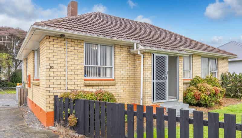 10 Chisholm Street, Huntly
