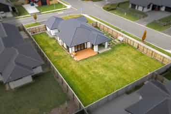 35 Graeme Foote Street, Darfield