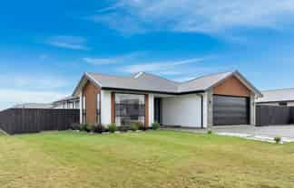 35 Graeme Foote Street, Darfield