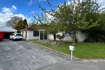 158 Amberley Avenue, Highbury