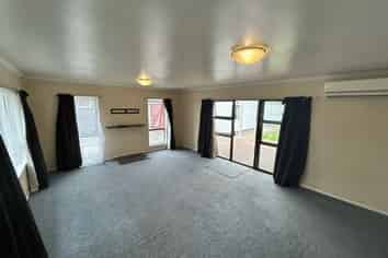 158 Amberley Avenue, Highbury