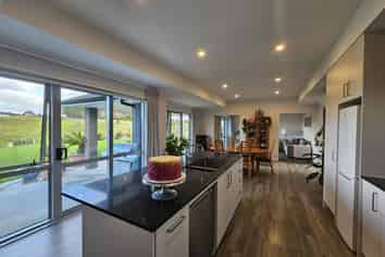 372 Whitehills Road , Dairy Flat