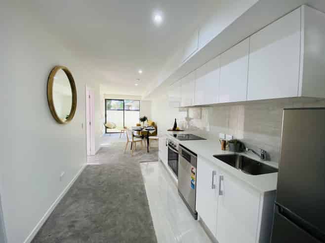 301/8 Gray Ave, Mangere East
