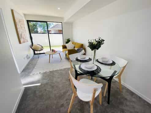 301/8 Gray Ave, Mangere East