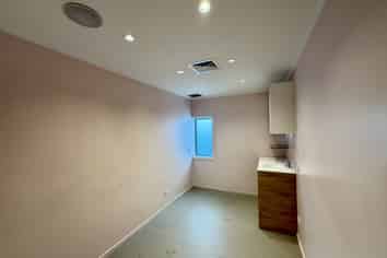 Point Chevalier Retail Opportunity | 98 m2