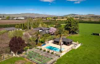 144 Longlands Road West, Longlands