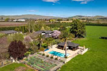 144 Longlands Road West, Longlands