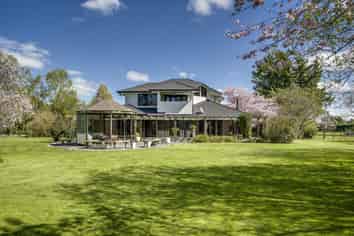 144 Longlands Road West, Longlands