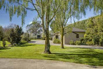 144 Longlands Road West, Longlands
