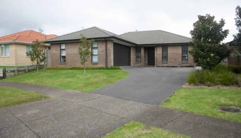 7 Tarn Close, Pyes Pa
