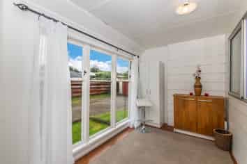 1/11A Bayside Avenue, Te Atatu Peninsula