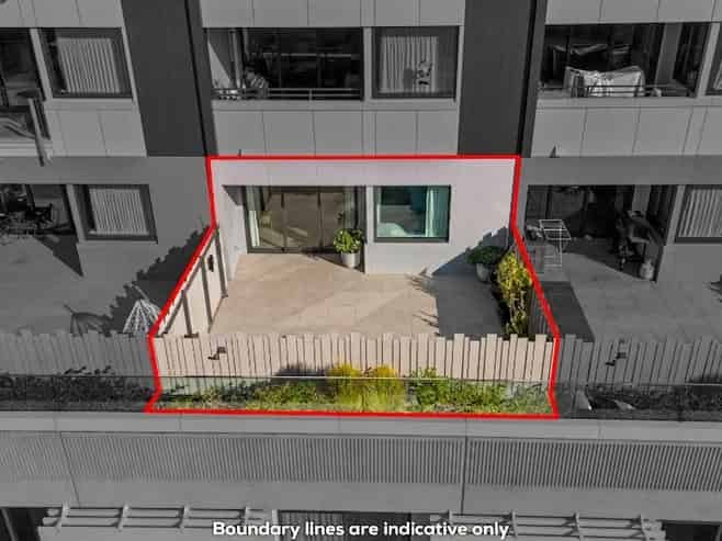 204/8 Waikumete Road, Glen Eden