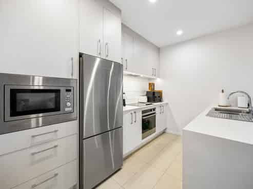204/8 Waikumete Road, Glen Eden