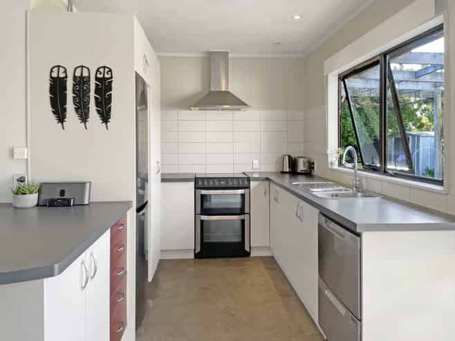 9 Grant Street, Havelock North