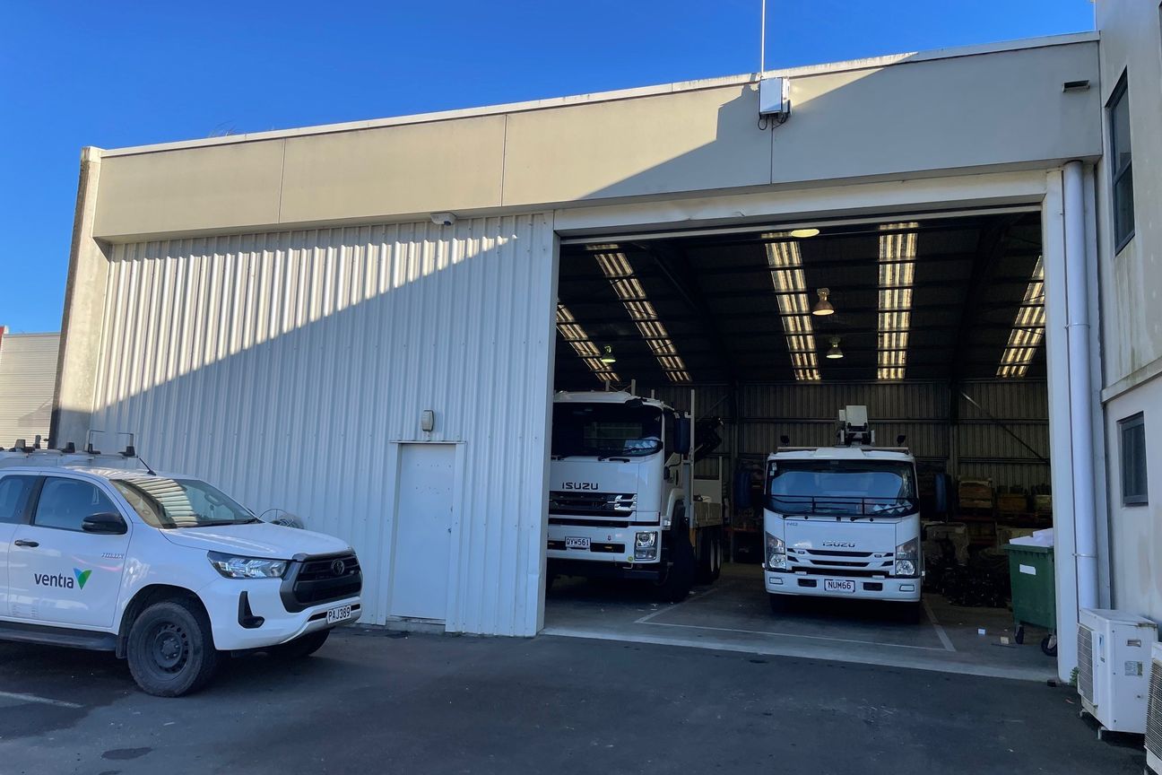 Modern Warehousing/Offices with Yard - Meer