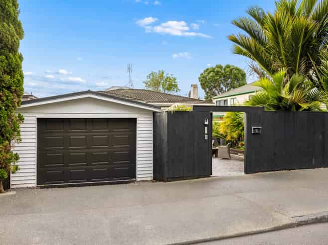 19 Alba Road, Epsom