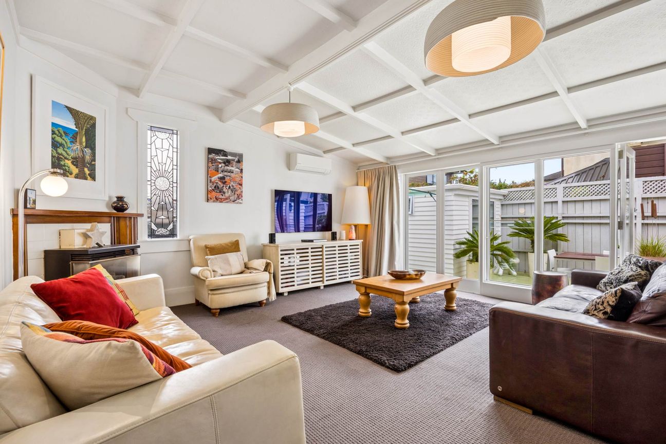 Character home in coveted DGZ - Ansicht 2