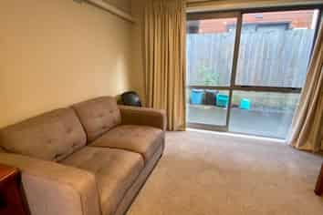 2a/181 Knighton Road , Hillcrest