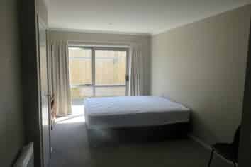 2a/181 Knighton Road , Hillcrest