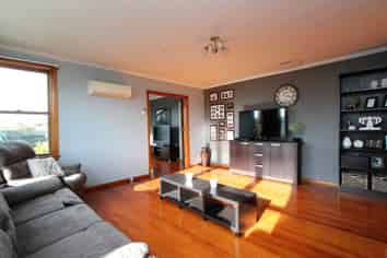 82 Racecourse Road, Sockburn