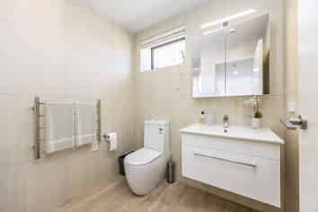 201/4 Range View Road, Mount Albert