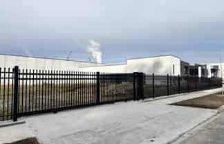 Secure industrial yard with serious potential