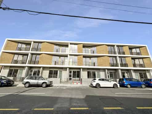 112/2 Campbell Terrace, Petone