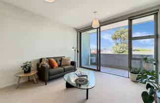 302/2 Campbell Terrace, Petone