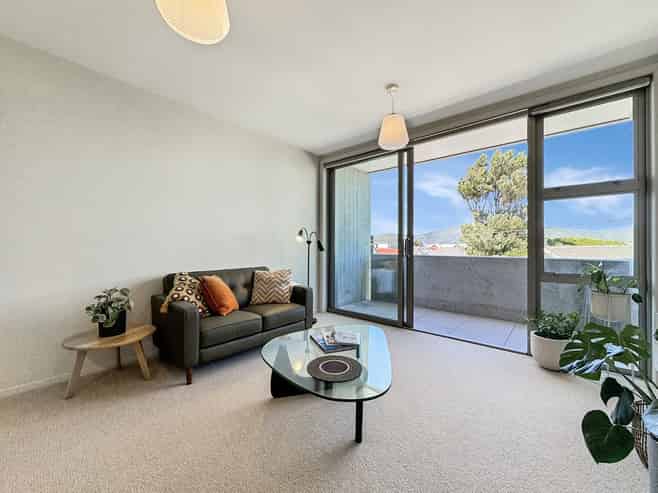 302/2 Campbell Terrace, Petone