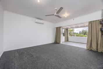 453 Scenic Drive, Waiatarua