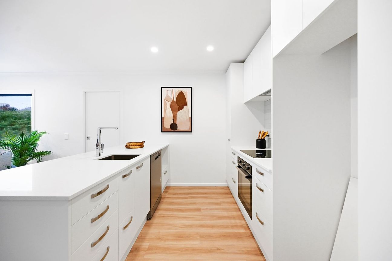 Gorgeous Near-New Two Bedroom Unit - Ansicht 3